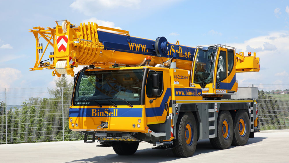 Liebherr-LTM1060-cropped-1