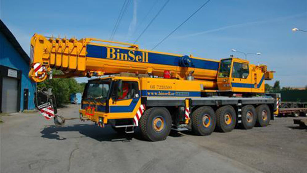 Liebherr-LTM1220-cropped