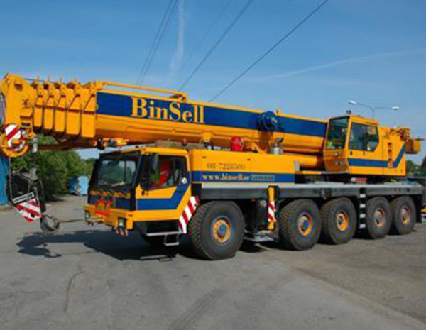 Liebherr-LTM1220-cropped