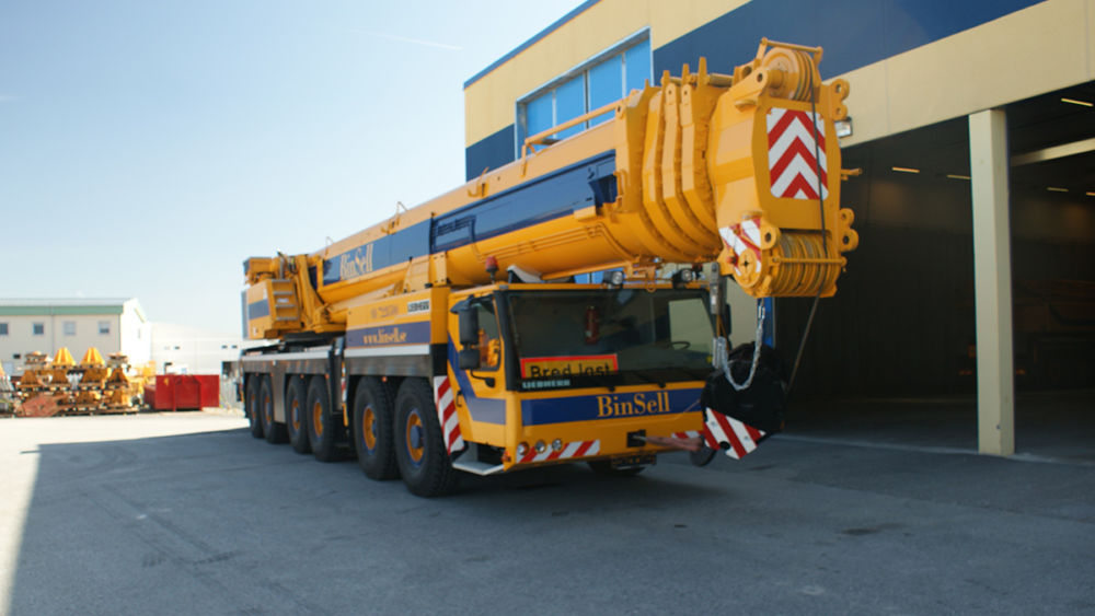 Liebherr-LTM1250-cropped